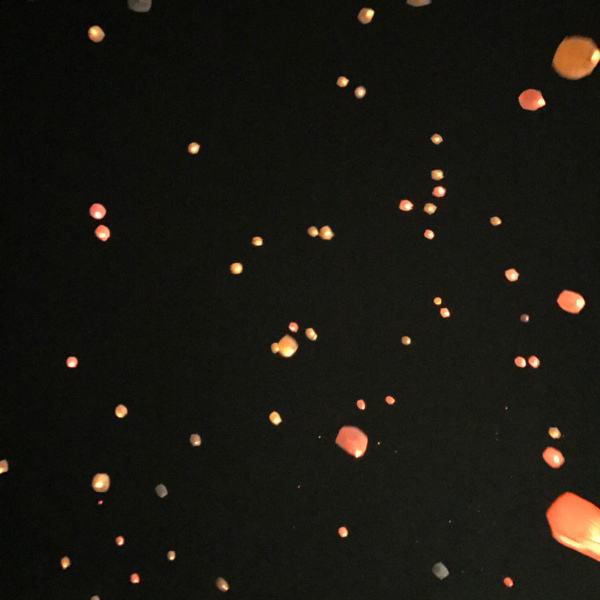 念願のスカイランタン